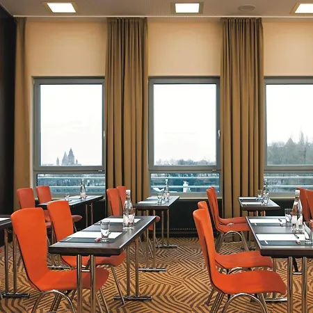 Отель Intercityhotel 4*