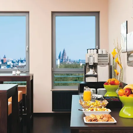 Otel Intercityhotel 4*
