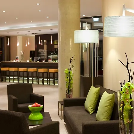 Intercityhotel Otel 4*